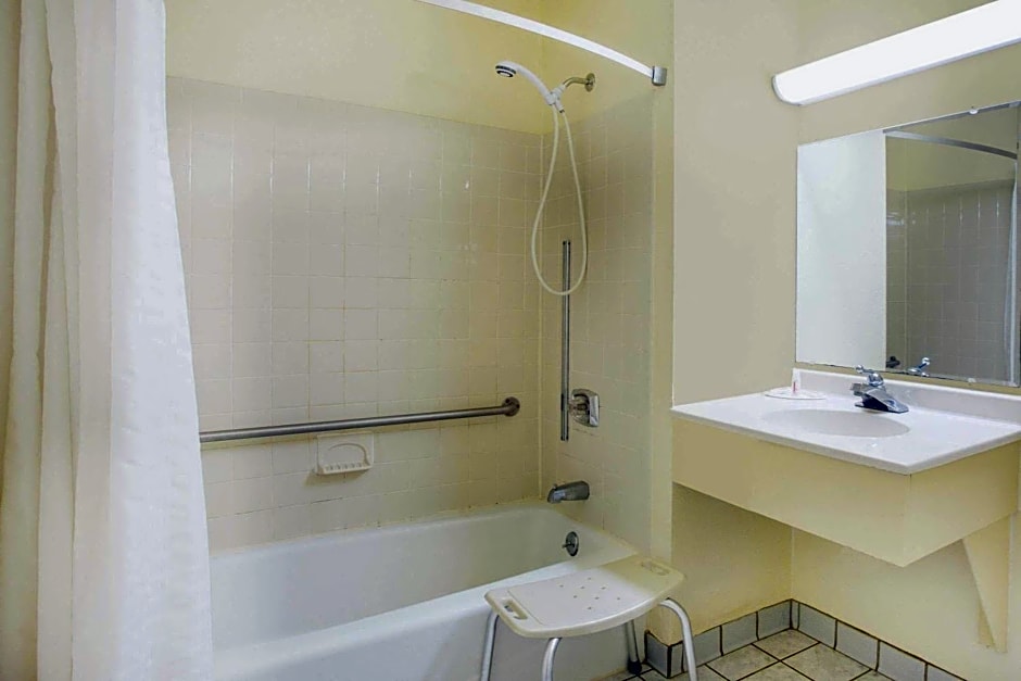 Super 8 by Wyndham Lexington VA