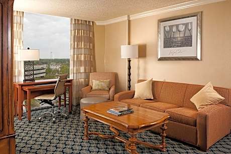 Concierge lounge access, 1 Bedroom Executive Suite, 1 King, High floor
