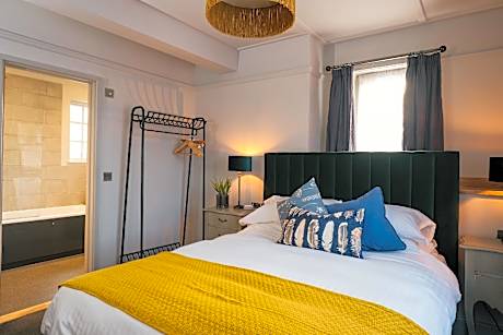 Deluxe-King-Ensuite with Bath