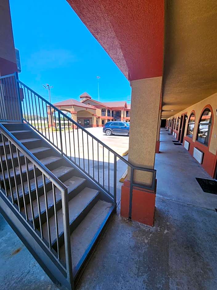 Scottish Inn and Suites Beaumont