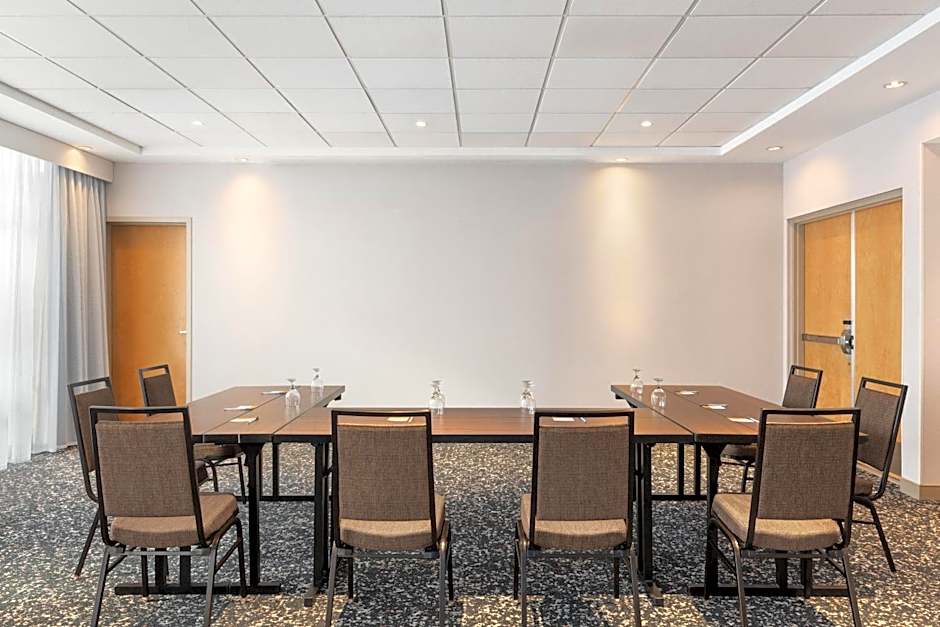 Hampton Inn & Suites by Hilton Langley-Surrey