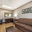Clarion Pointe Louisville East