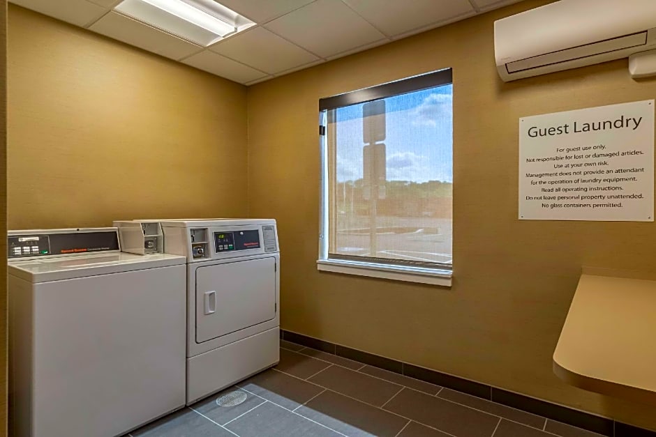 Comfort Inn & Suites - Harrisburg Airport - Hershey South