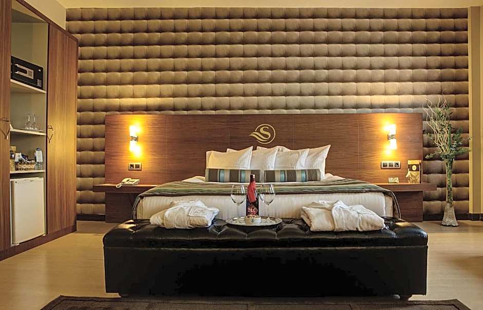 Susuzlu Atlantis Hotel