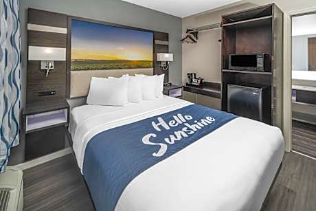 1 Queen Bed Non-Smoking