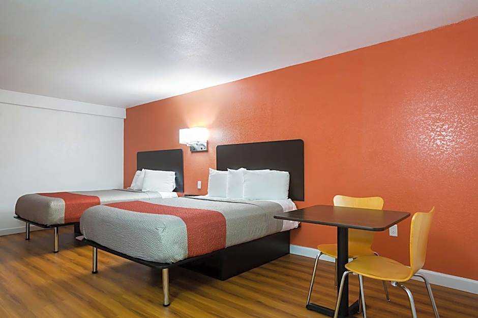 Photo 1 of 8 of 2 Queen Beds, Nonsmoking