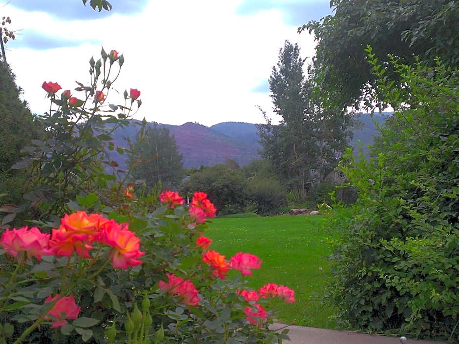 Apple Orchard Inn