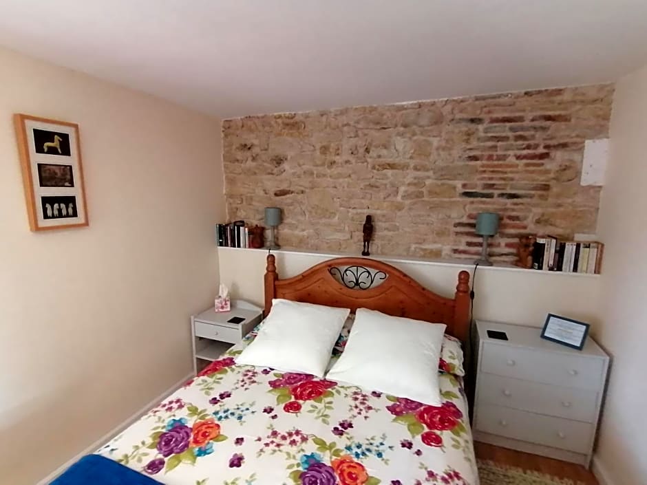 La Vieille Gorce Chambres d'Hôtes near Civray