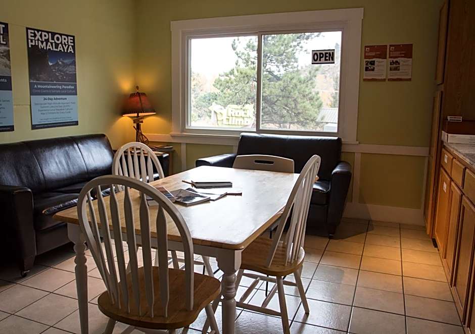 Estes Park Adventure Hostel
