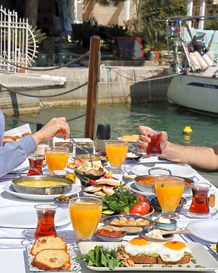 Port Alacati Hotel