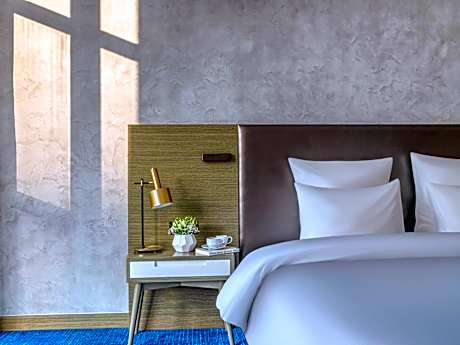 Deluxe King Room with Lagoon View