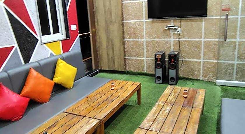 Bedweiser Backpackers Hostel