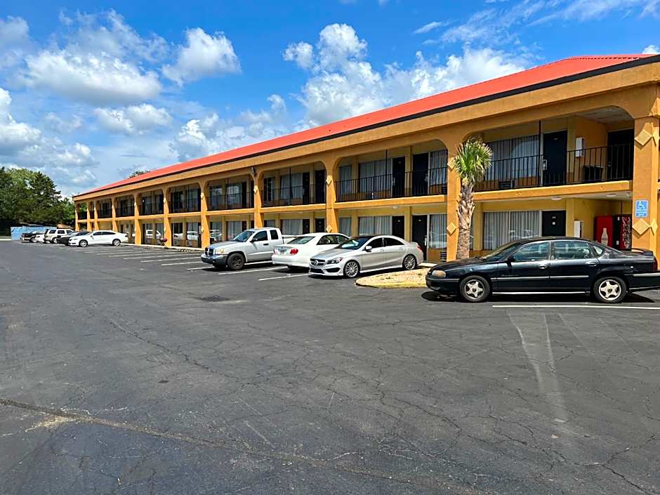 Country Hearth Inn & Suites - Cartersville