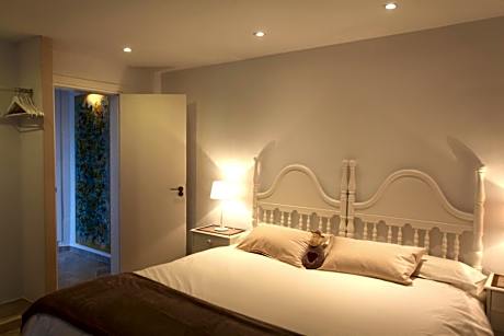 Villa with Pool