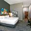 La Quinta Inn & Suites by Wyndham Jacksonville TX