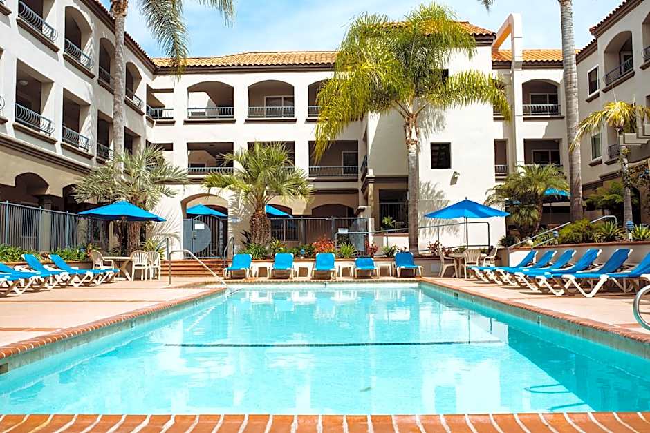 Tamarack Beach Hotel