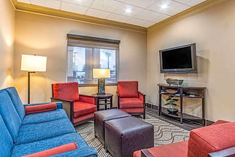 Comfort Inn & Suites Tuscumbia - Muscle Shoals