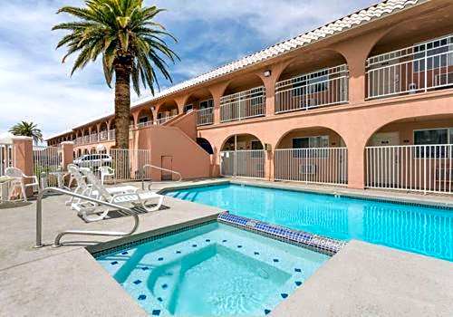 Days Inn by Wyndham Bullhead City