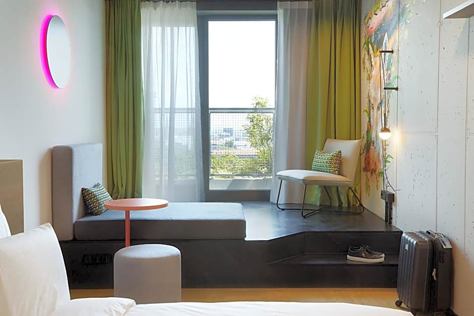 REVERB by Hard Rock Hamburg