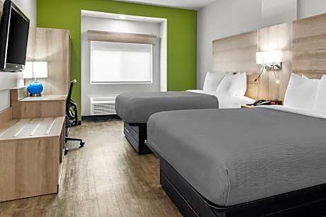 Quadruple Room with Two Queen Beds - Non Smoking/Interior Hall