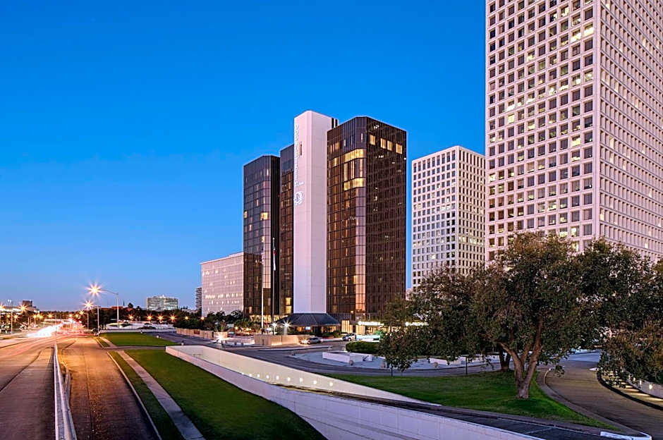 DoubleTree By Hilton Houston Greenway Plaza