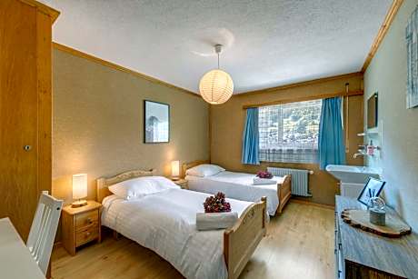 Twin Room with Shared Bathroom