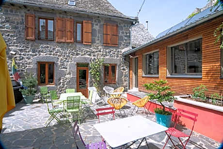 La Maison - Hôtel & Gîte