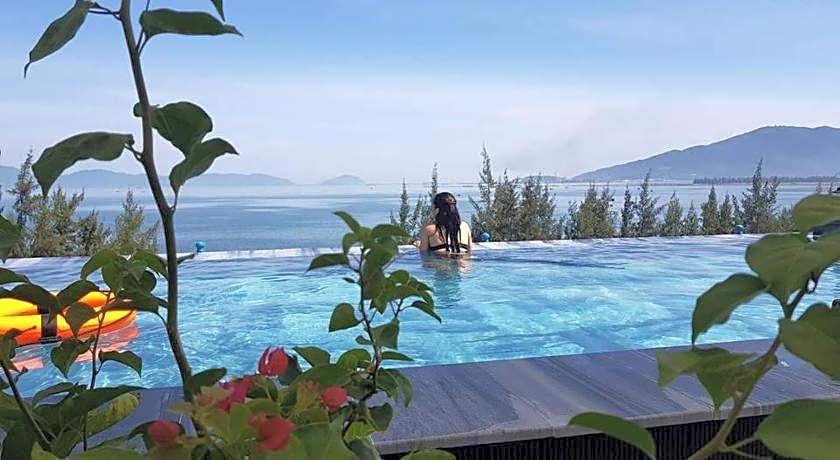 Santori Hotel Danang Bay