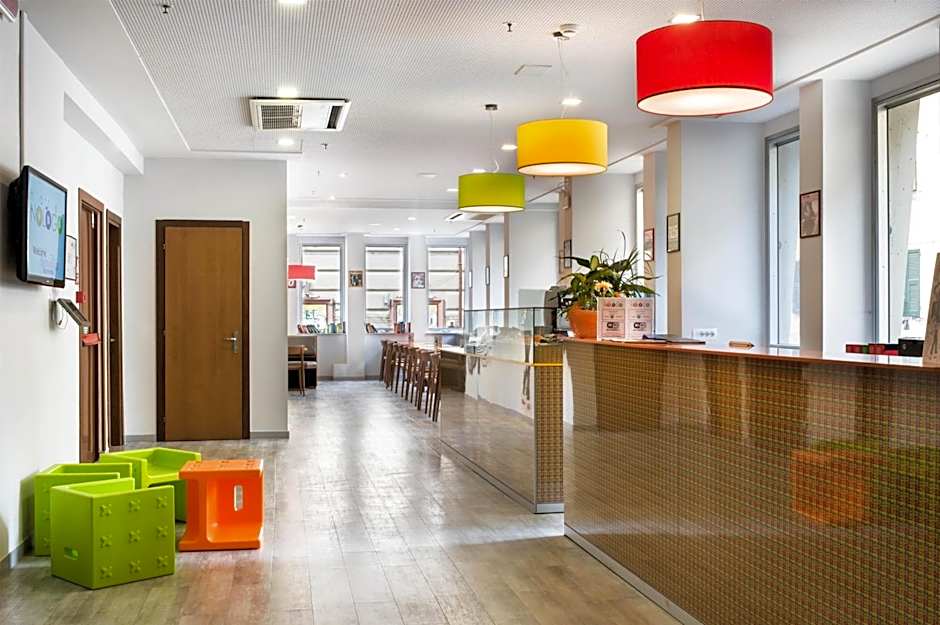 Sure Hotel by Best Western Nologo