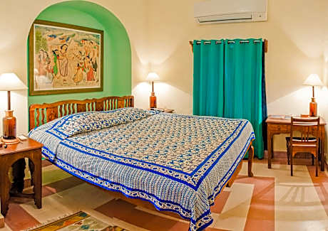 Heritage Comfort - 10% off on Spa & Laundry Service, Complimentary Evening Tea,  Guided Fort Tour and Chargeable Vintage Car ride