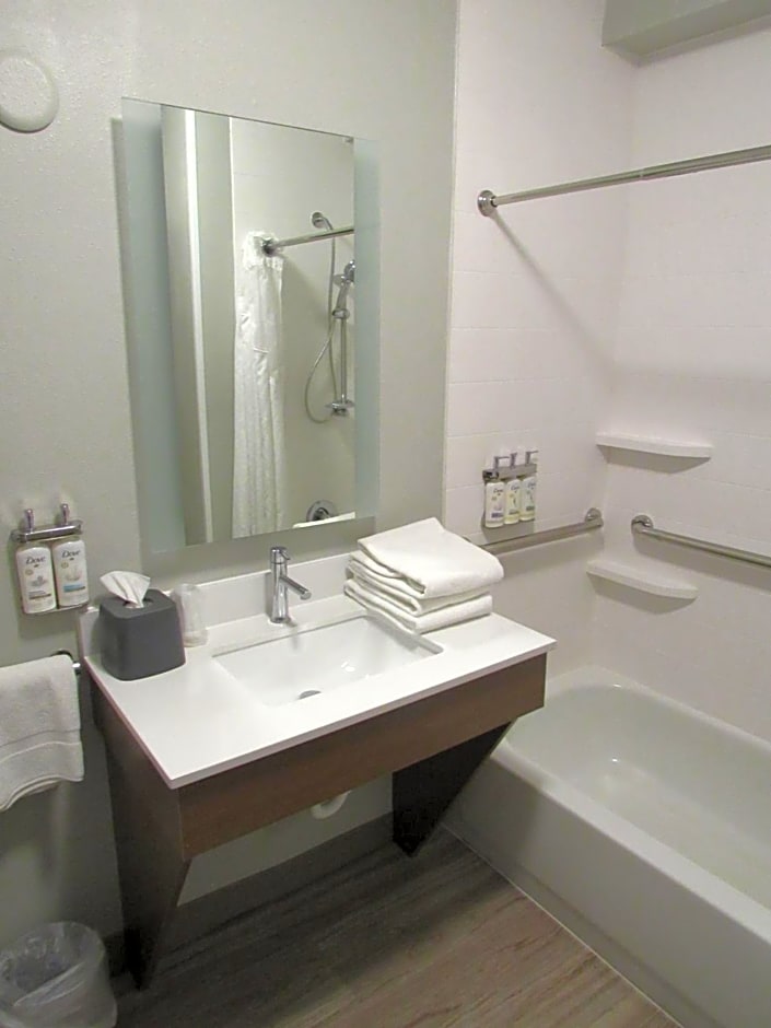 Holiday Inn Express Hotel & Suites Lincoln South By IHG