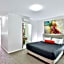Indulge Apartments - Ontario