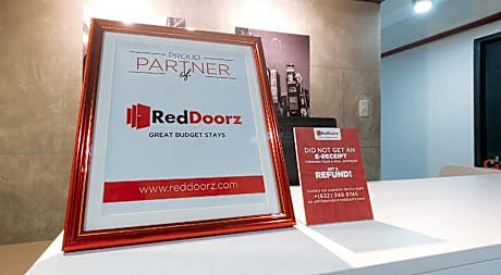 RedDoorz @ Precious Dem Beach Resort Pagudpud