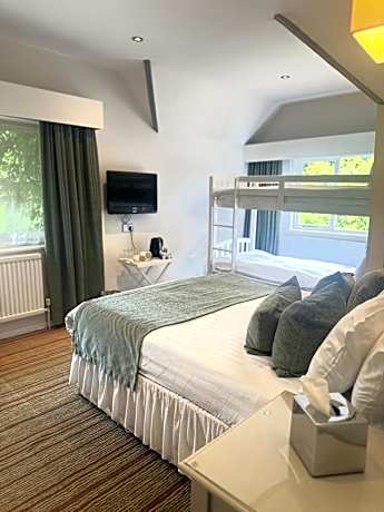 Deluxe Family Room with One King and Bunk Bed - Non-Smoking