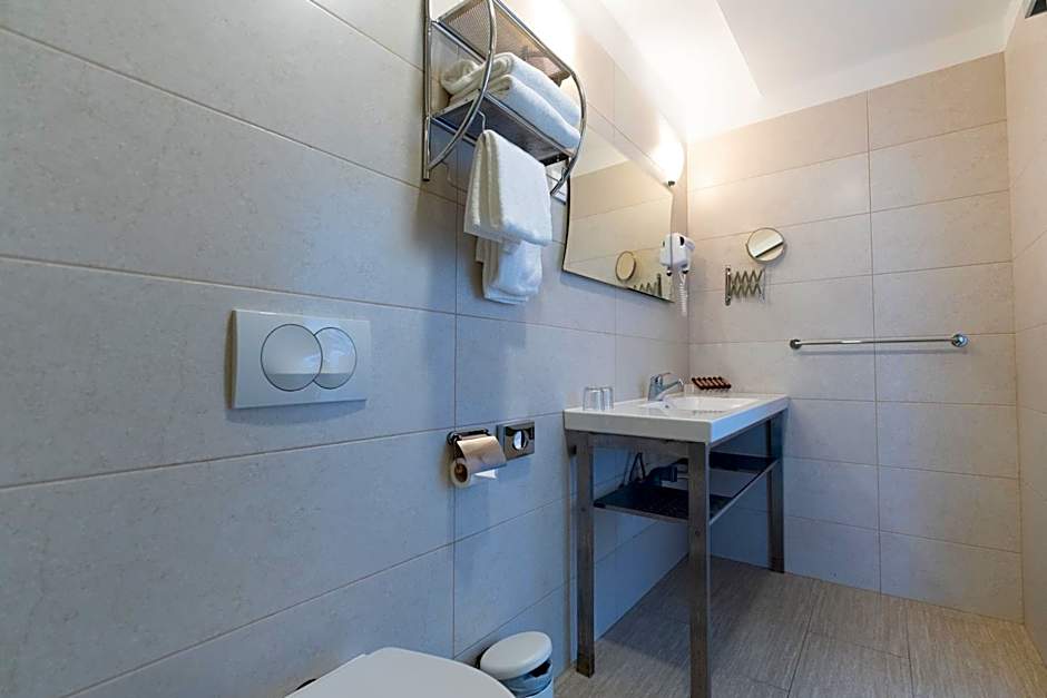 Barbara Piran Beach Hotel