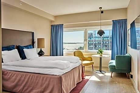 Superior Room with Balcony and Ocean View