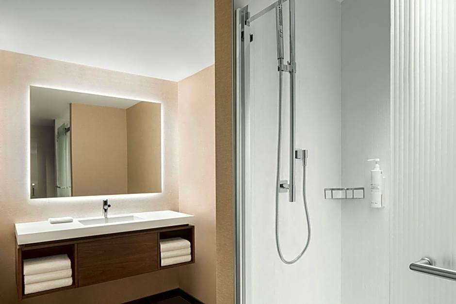 AC Hotel by Marriott Old Montreal