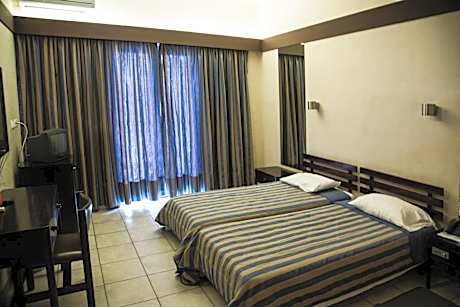 Double or Twin Room with Sea View