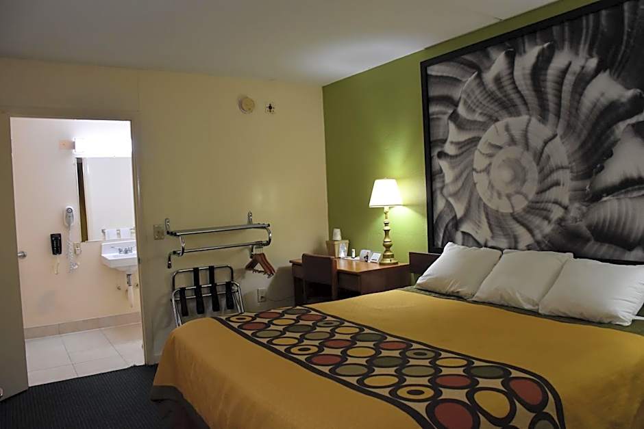 Super 8 by Wyndham Tifton