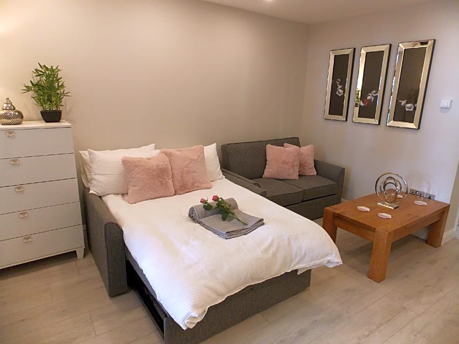 Eden Suite Sasco Apartments