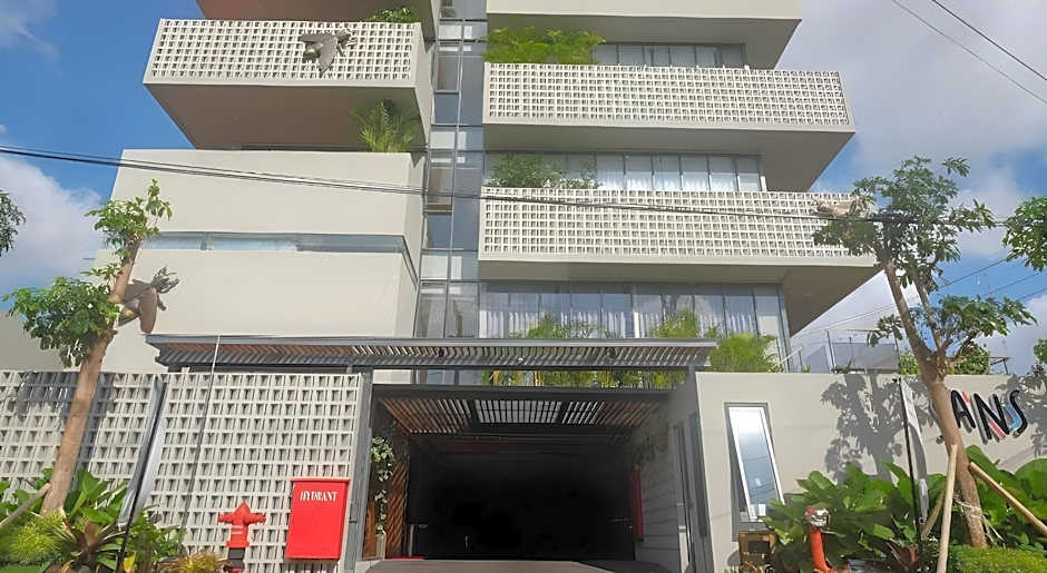 Sans Hotel RG Living Jogja by RedDoorz