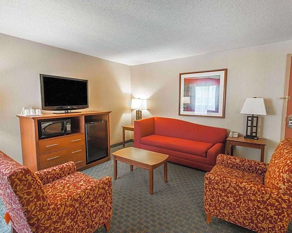 Quality Inn and Conference Center Greeley Downtown