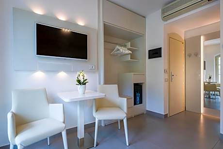 Double or Twin Room with Mountain View