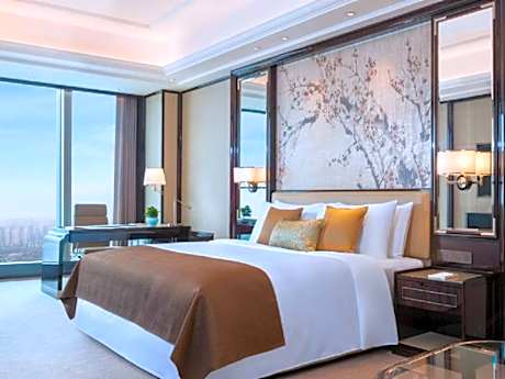 Skyline View King Room