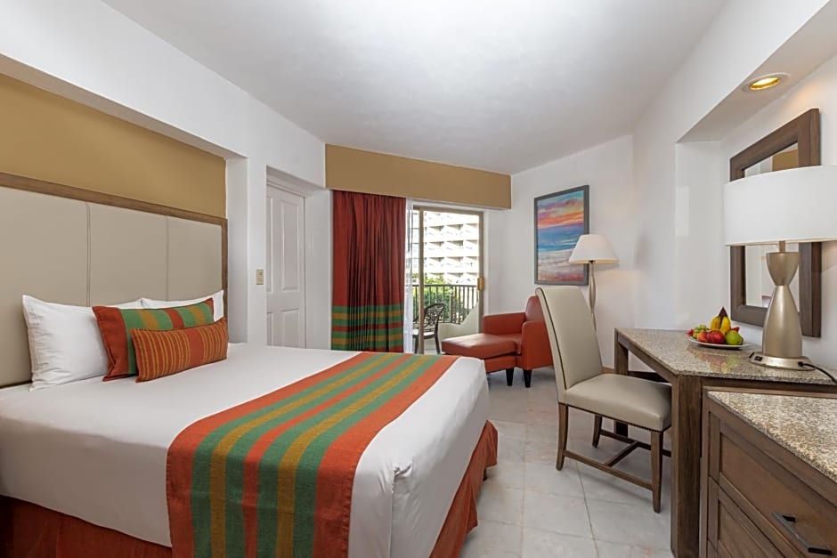 Tesoro Ixtapa Beach Resort