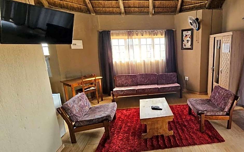 Gaggle Inn Guest Lodge