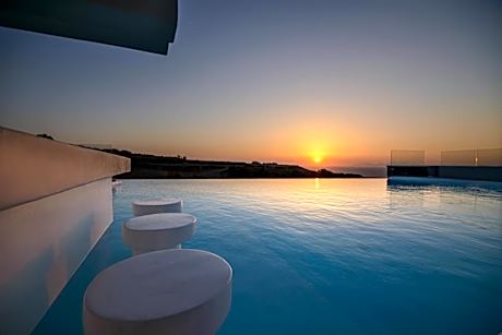 Adorno Oia