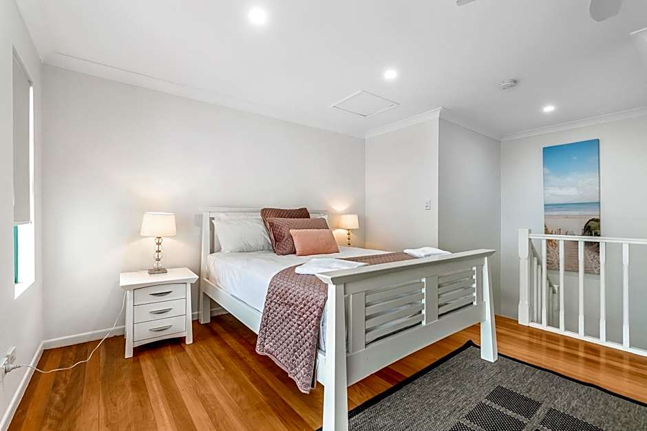 Santa Fe by the Broadwater