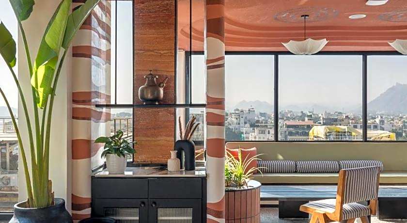 The Red Pier - My Downtown Hotels