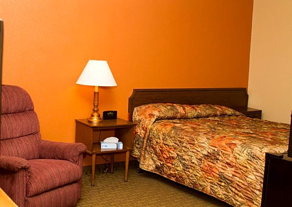 Photo 1 of 4 of Deluxe 1 Queen Bed